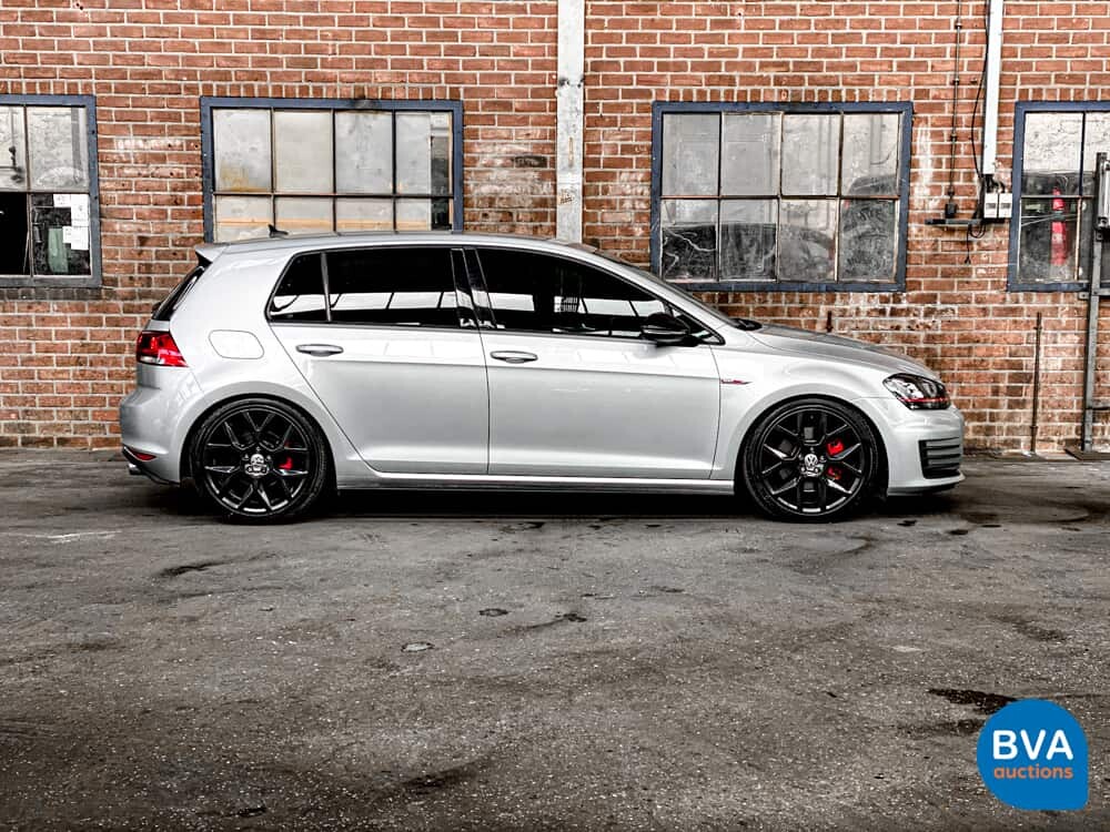 Volkswagen Golf GTI 245 PS 2015.