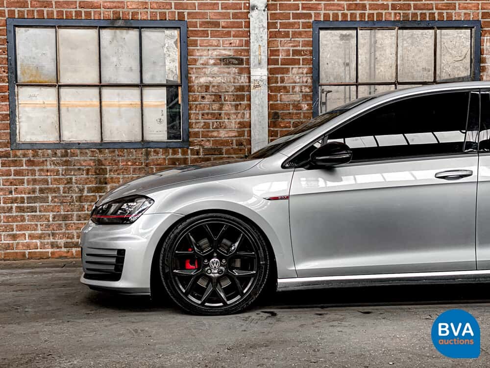 Volkswagen Golf GTI 245 PS 2015.