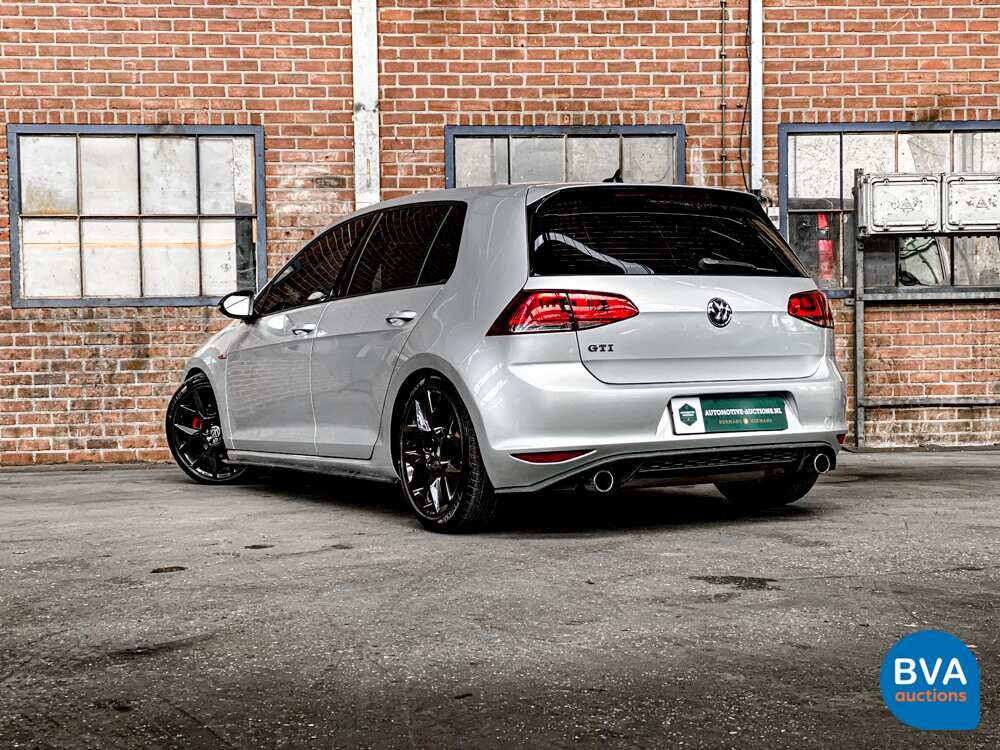Volkswagen Golf GTI 245 PS 2015.