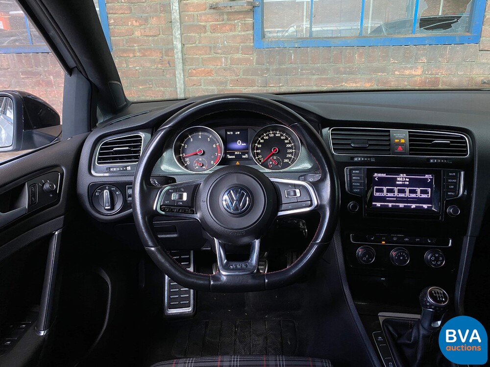 Volkswagen Golf GTI 245 PS 2015.
