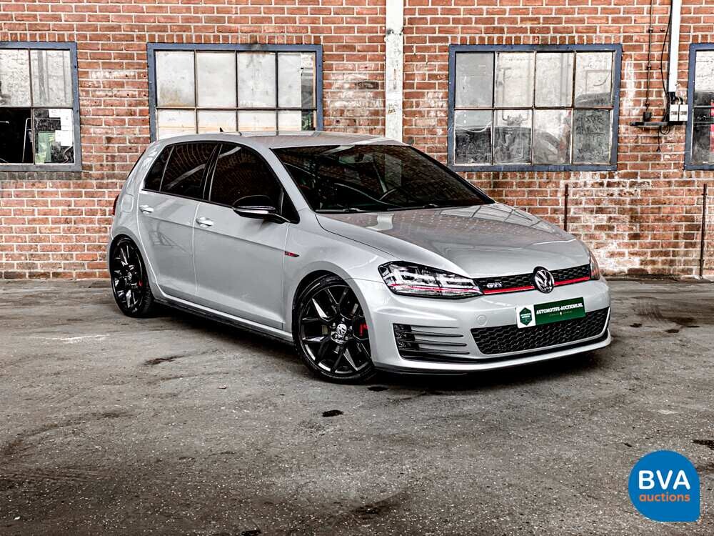 Volkswagen Golf GTI 245 PS 2015.