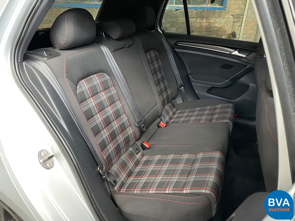 Volkswagen Golf GTI 245 PS 2015.
