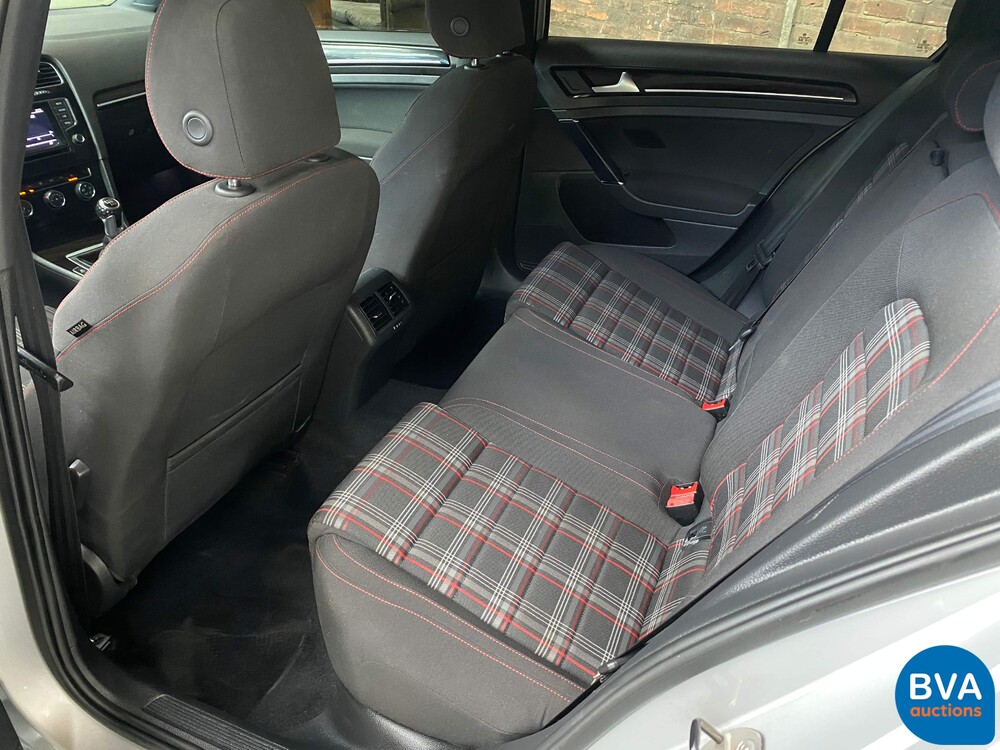 Volkswagen Golf GTI 245 PS 2015.