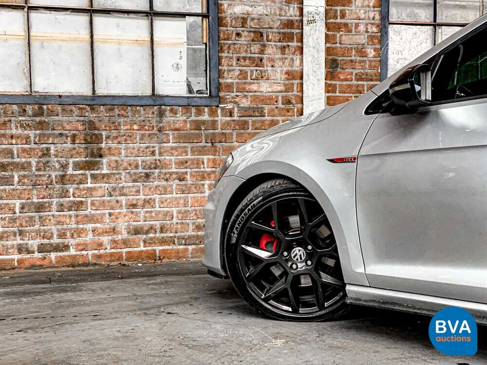 Volkswagen Golf GTI 245 PS 2015.