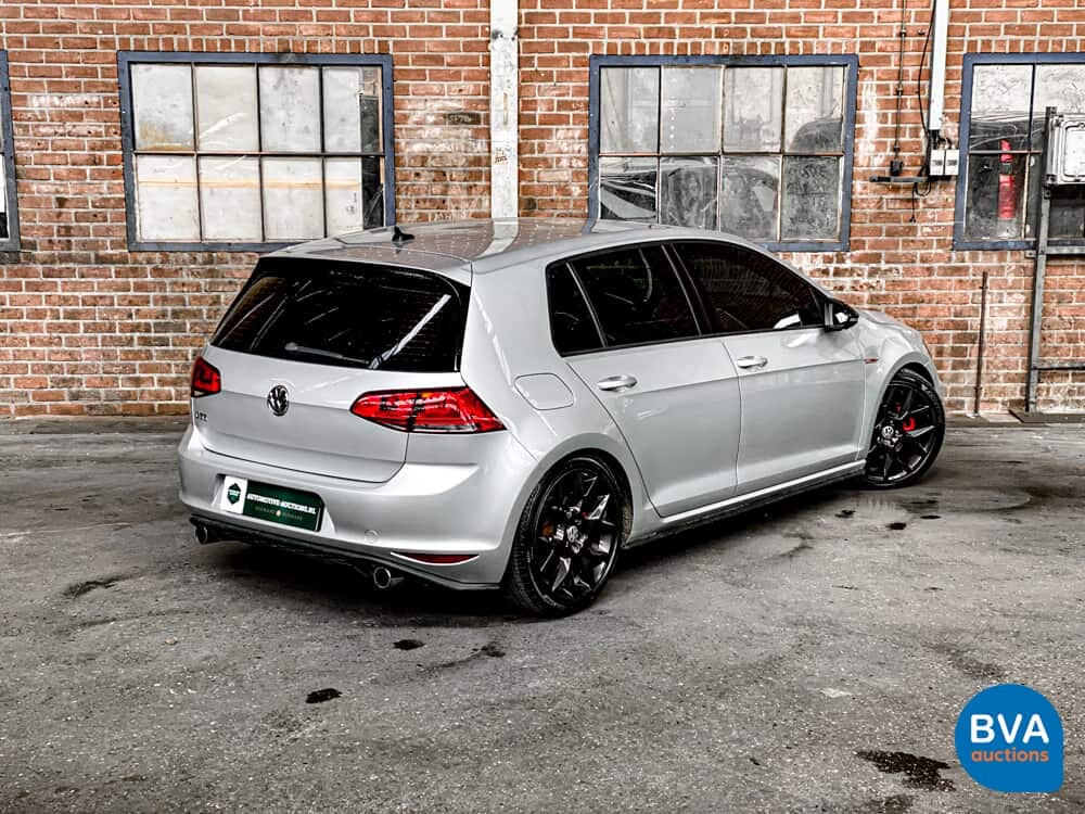 Volkswagen Golf GTI 245 PS 2015.