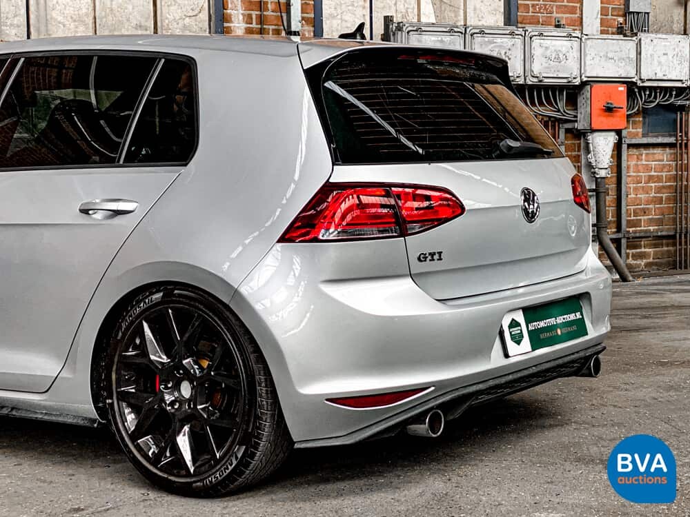 Volkswagen Golf GTI 245 PS 2015.