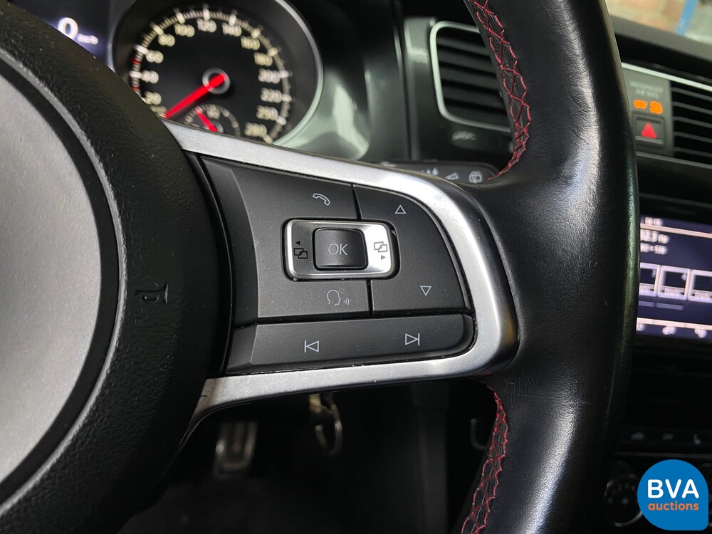 Volkswagen Golf GTI 245 PS 2015.