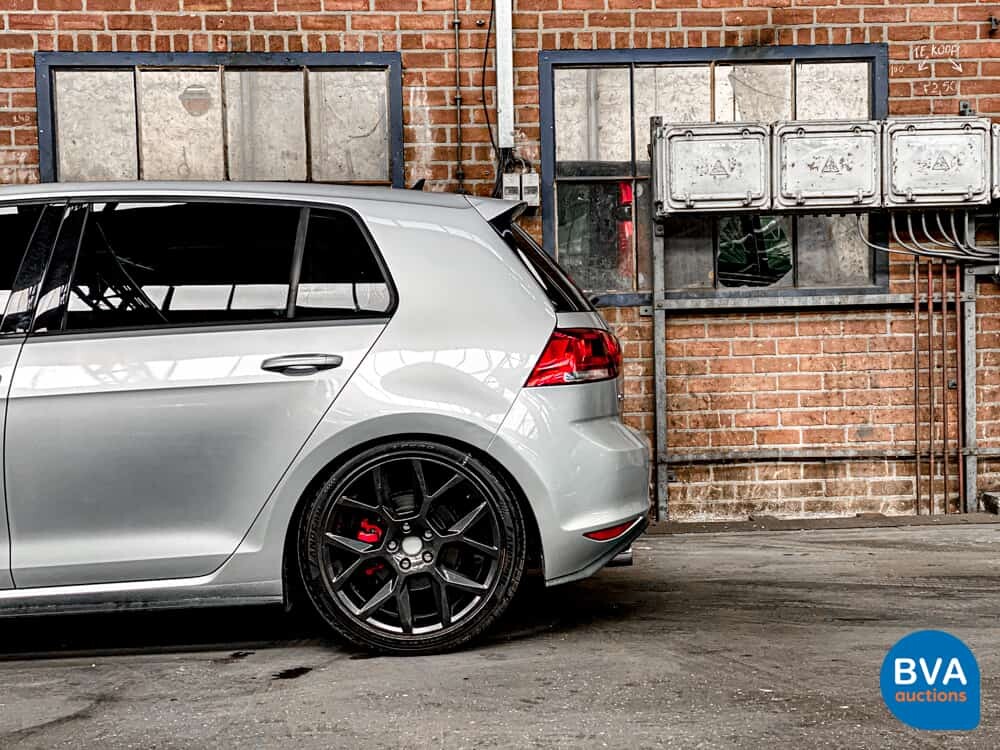 Volkswagen Golf GTI 245 PS 2015.