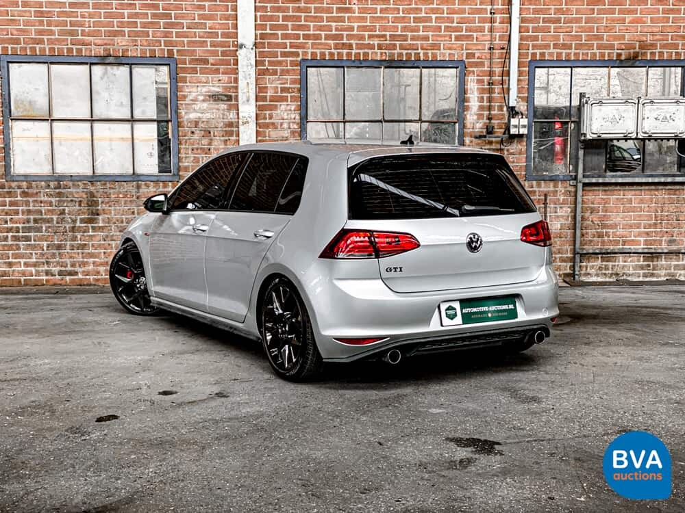 Volkswagen Golf GTI 245 PS 2015.