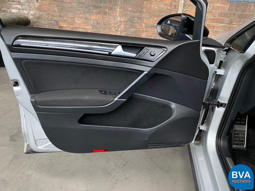 Volkswagen Golf GTI 245 PS 2015.