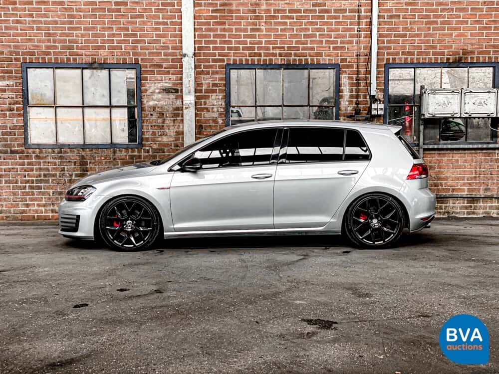 Volkswagen Golf GTI 245 PS 2015.