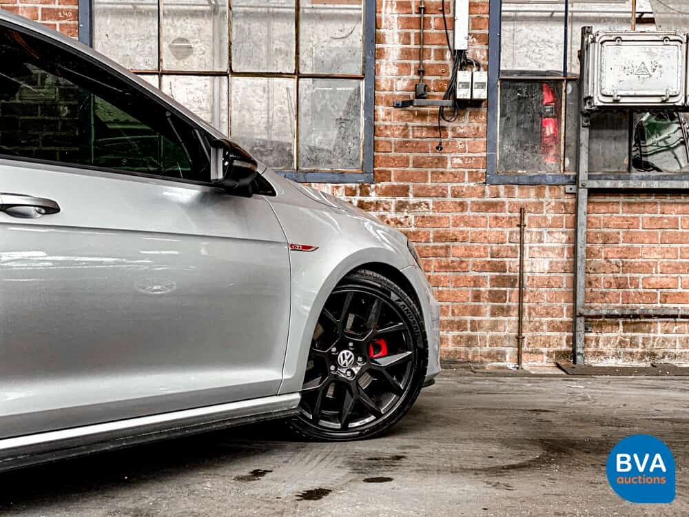 Volkswagen Golf GTI 245 PS 2015.