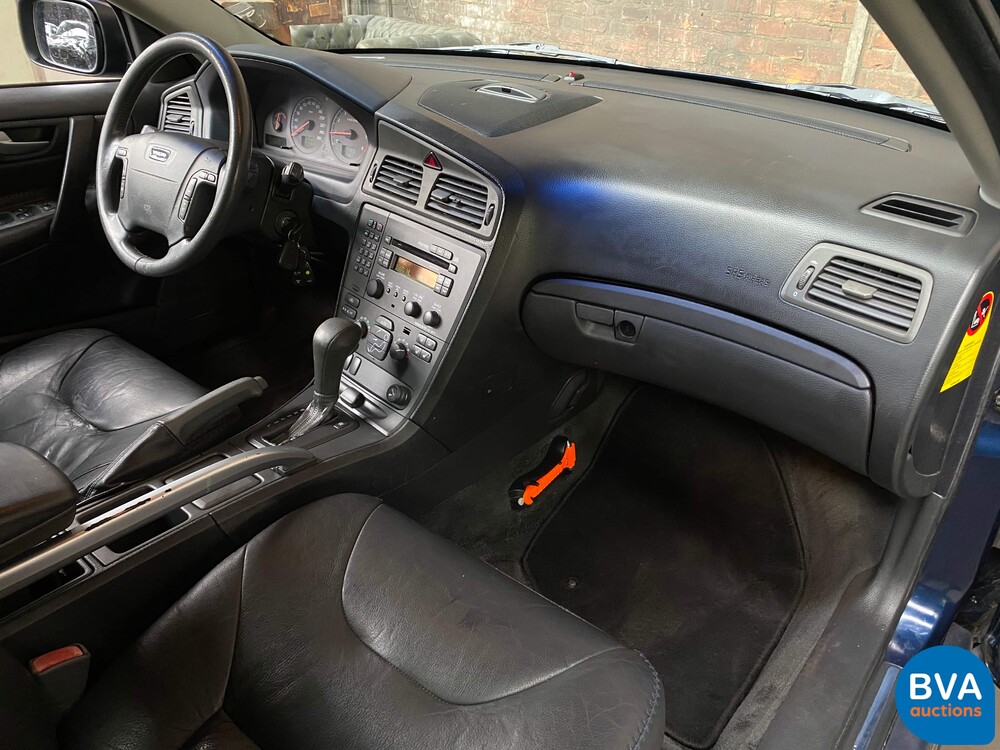 Volvo V70 Cross Country 2.4 T Ocean Race 200hp 2001 -Original NL-, 20-HH-HB.