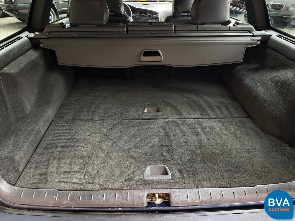 Volvo V70 Cross Country 2.4 T Ocean Race 200hp 2001 -Original NL-, 20-HH-HB.