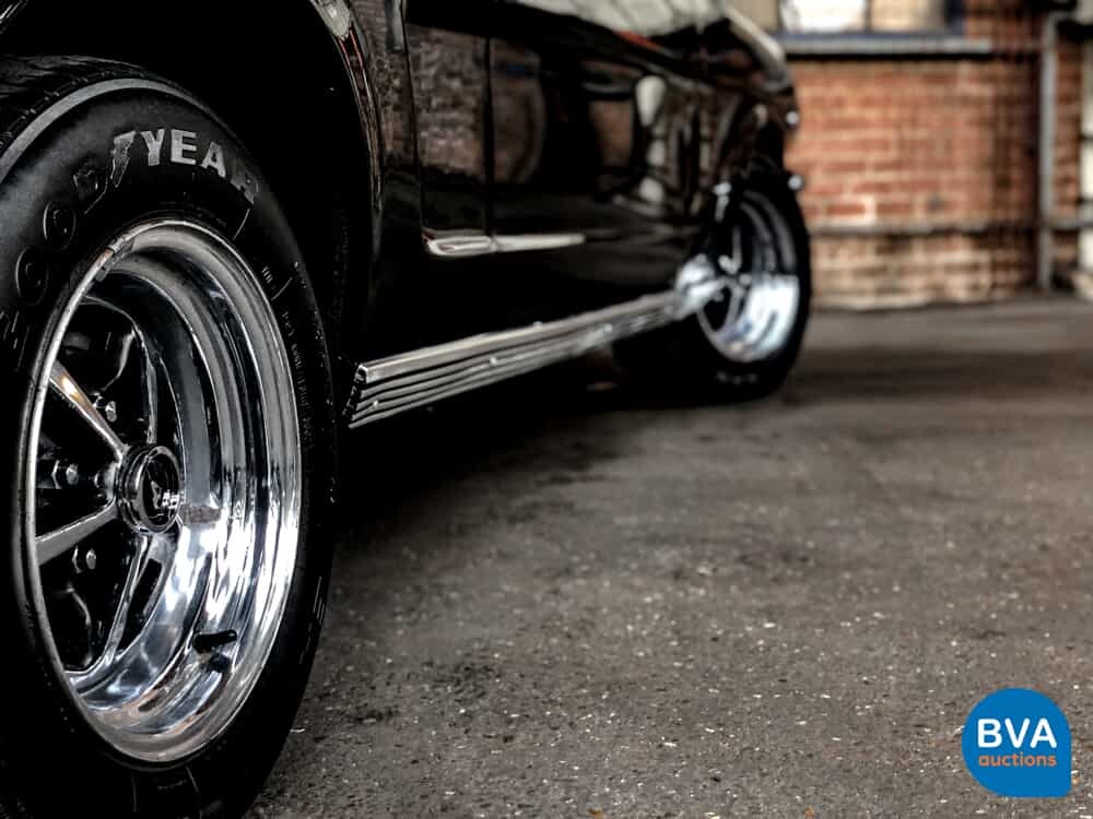 Ford-Mustang 4.7 V8 225 PS 1966.
