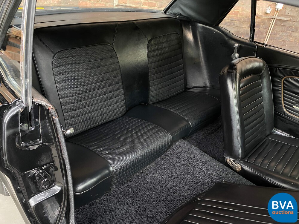 Ford-Mustang 4.7 V8 225 PS 1966.