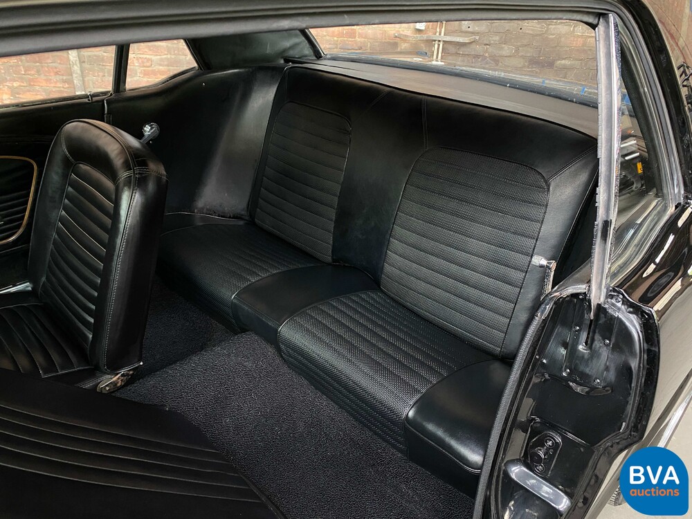 Ford-Mustang 4.7 V8 225 PS 1966.