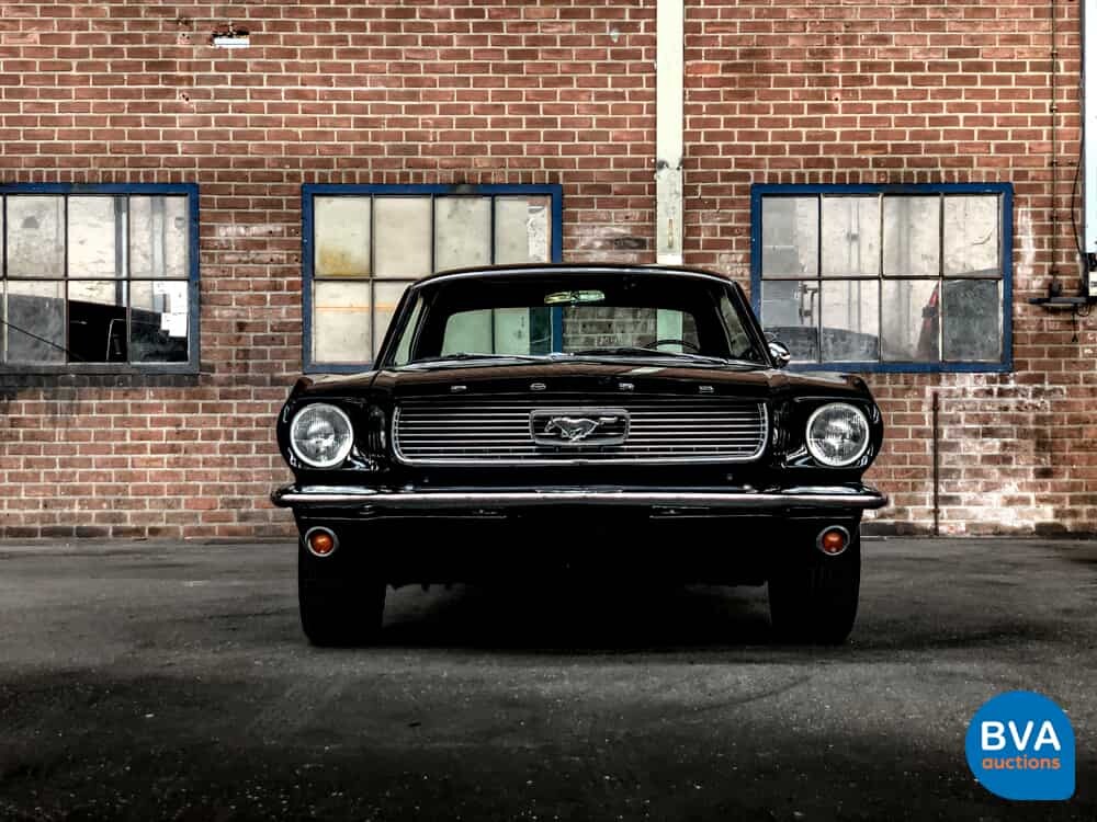 Ford-Mustang 4.7 V8 225 PS 1966.