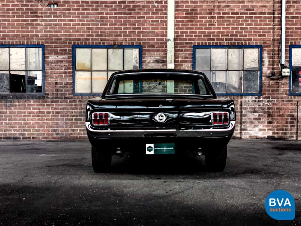 Ford-Mustang 4.7 V8 225 PS 1966.