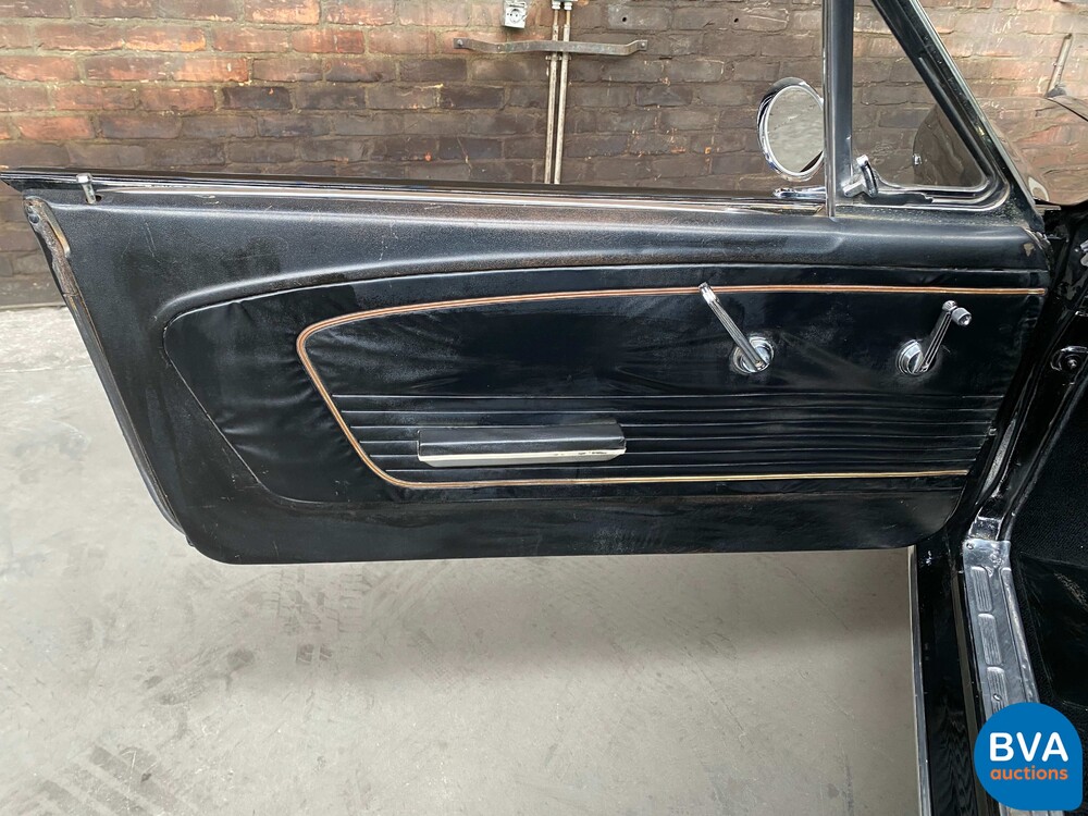 Ford-Mustang 4.7 V8 225 PS 1966.