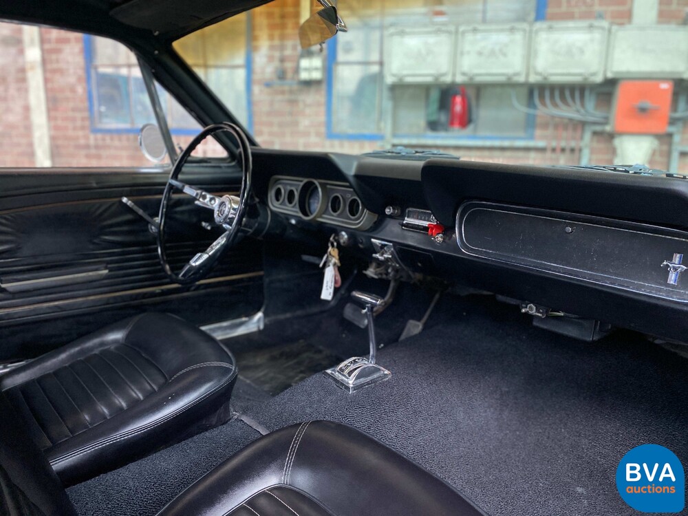 Ford-Mustang 4.7 V8 225 PS 1966.