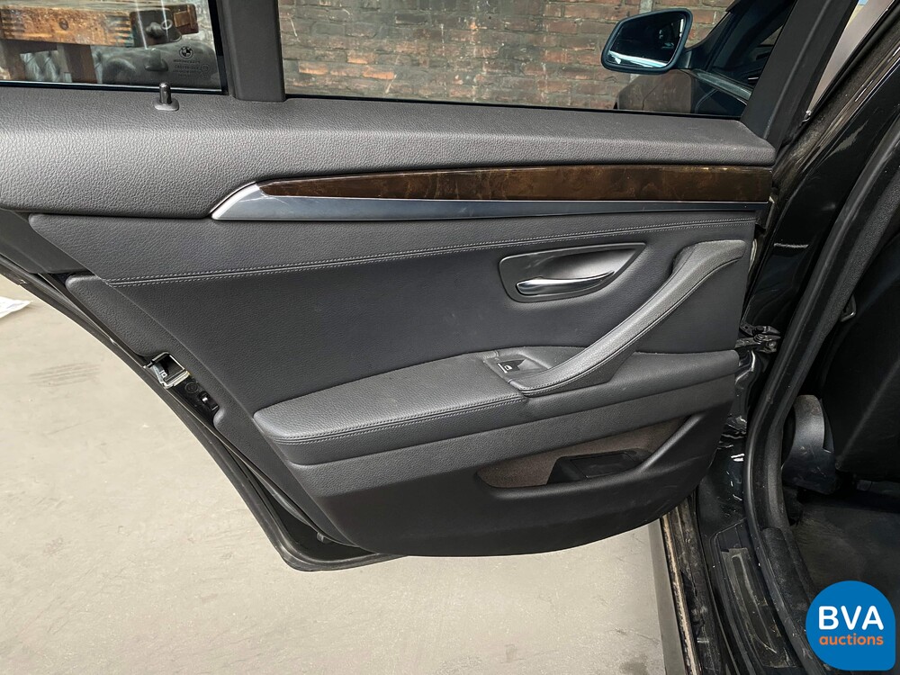 BMW 528i High Executive / F10 258 PS 2010.