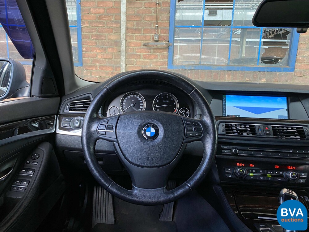 BMW 528i High Executive / F10 258 PS 2010.