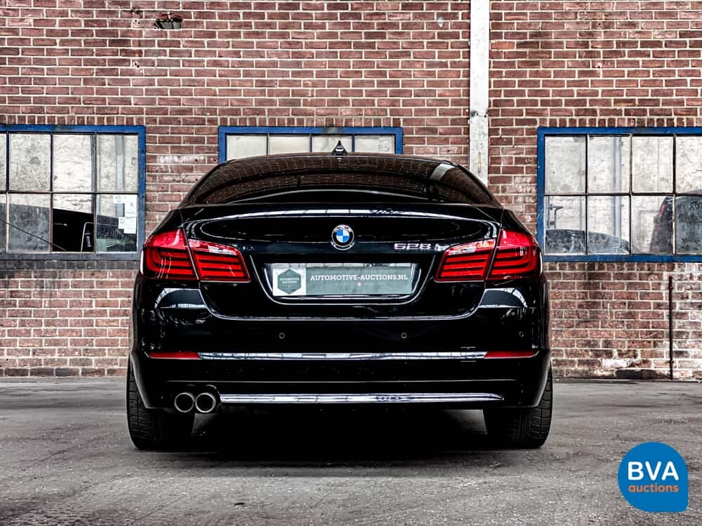 BMW 528i High Executive / F10 258 PS 2010.