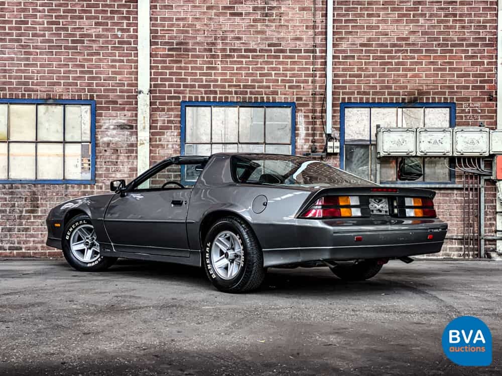 Chevrolet Camaro V6 140 PS 1990.