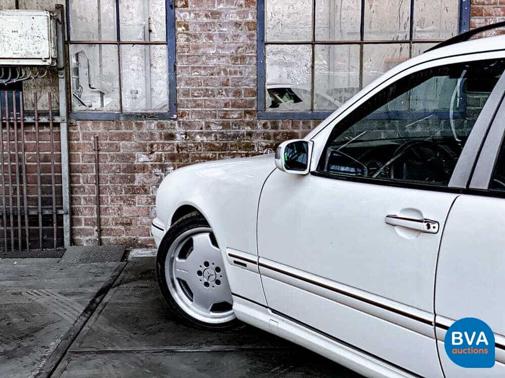 Mercedes-Benz E55 AMG Kombi 5.4 V8 354pk E-Klasse 2002 -YOUNGTIMER-, K-833-NL.