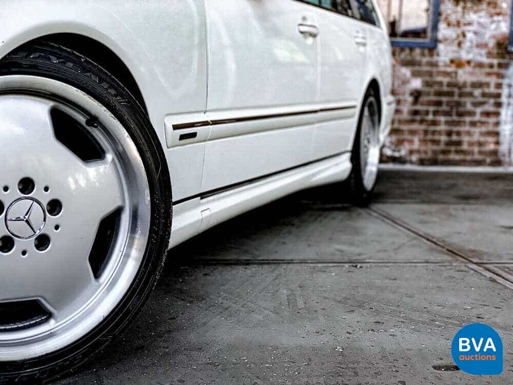 Mercedes-Benz E55 AMG Kombi 5.4 V8 354pk E-Klasse 2002 -YOUNGTIMER-, K-833-NL.