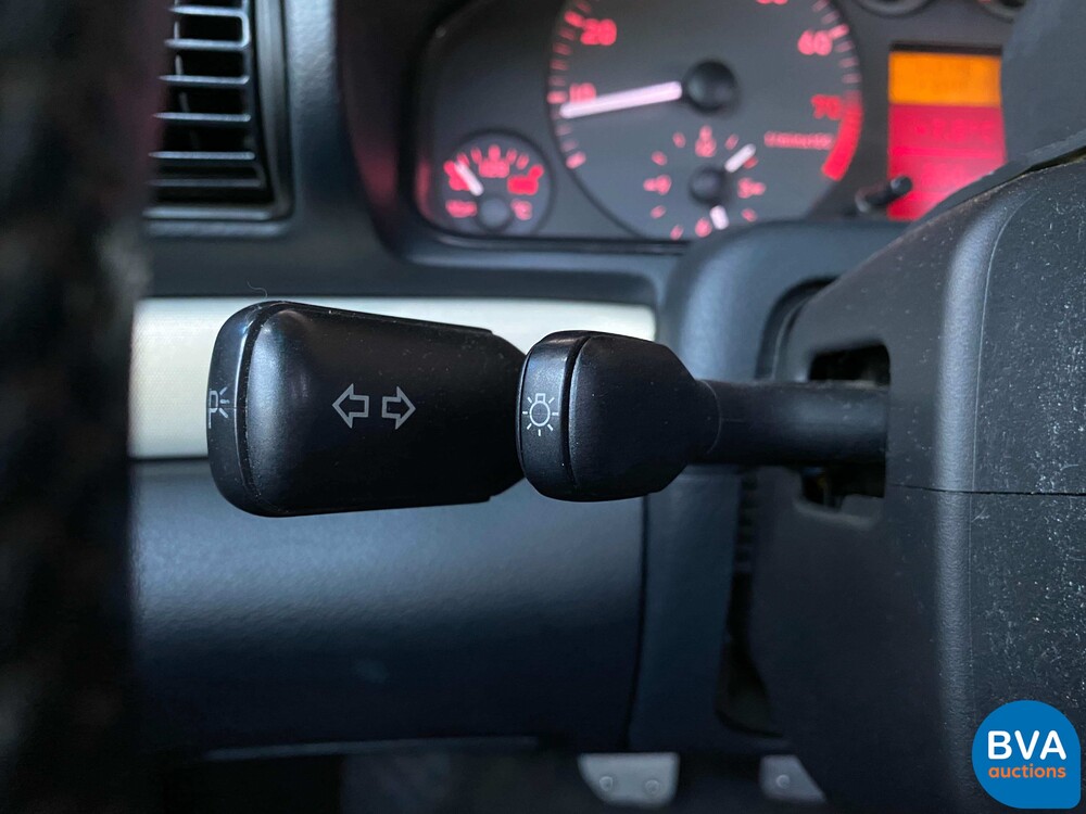 Audi S4 2.7 V6 Quattro Biturbo 265 PS 2002.