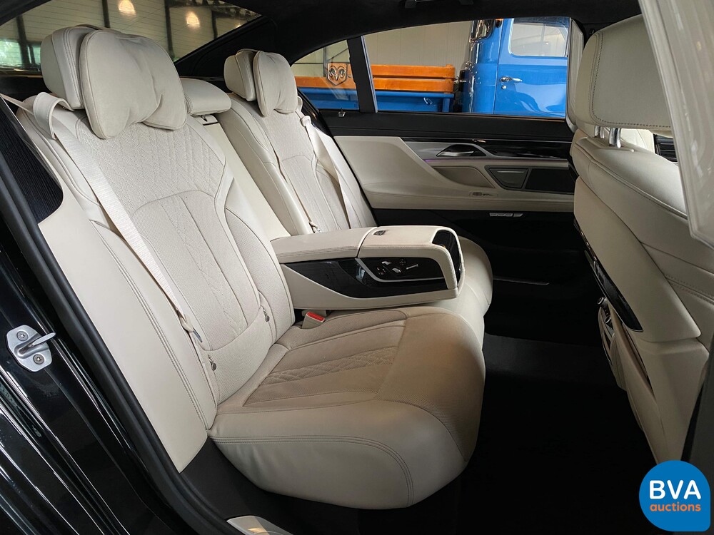BMW M760Li xDrive V12 7er 609pk 2017 M760i M-Performance, ZS-365-F.