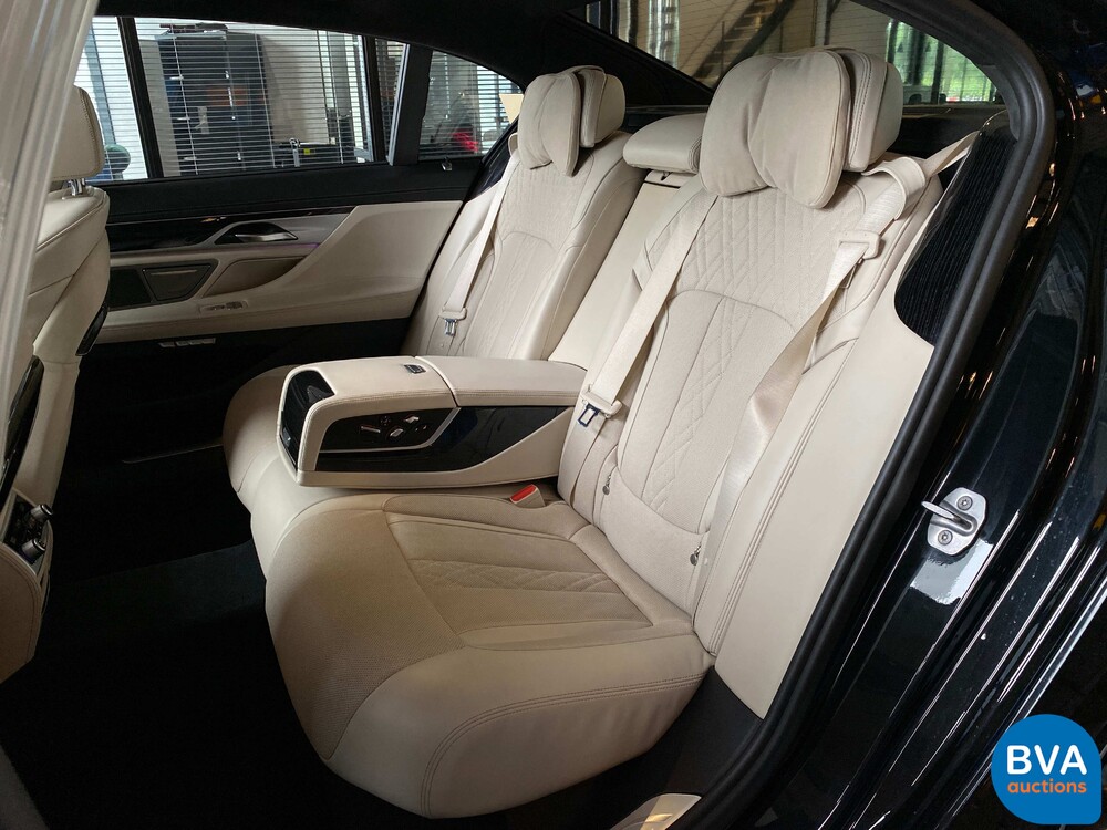 BMW M760Li xDrive V12 7er 609pk 2017 M760i M-Performance, ZS-365-F.