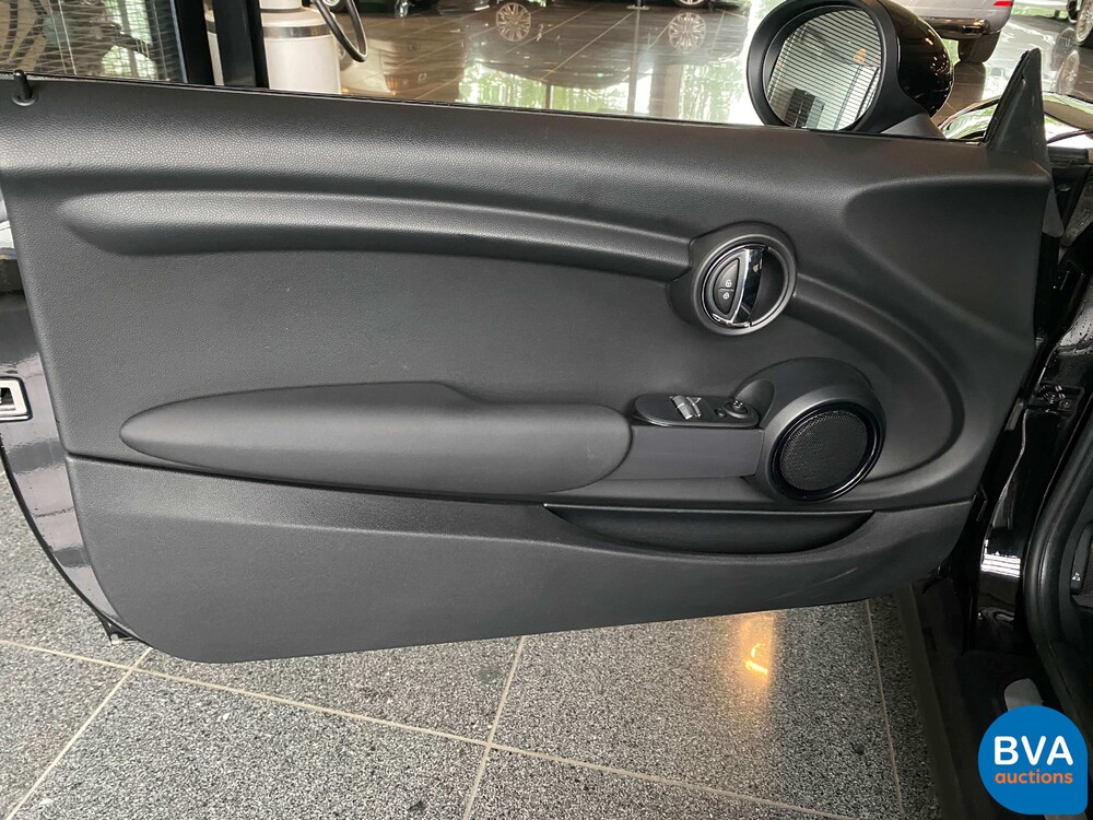 Mini Cooper Ernsthaftes Geschäft 1.5 136 PS 2015, KP-017-H.