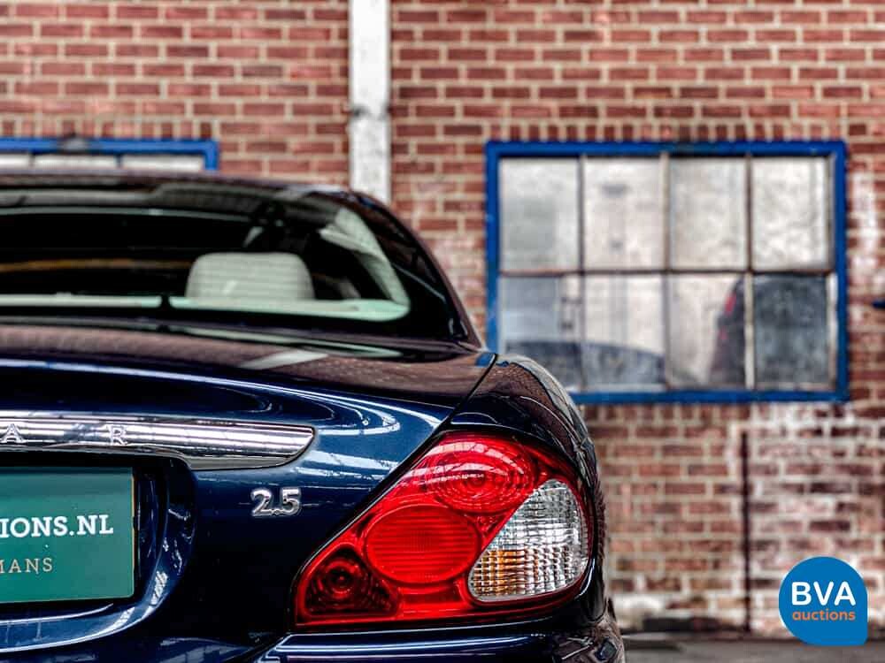 Jaguar X-type 2.5 V6 197pk 2006, 25-HSN-8