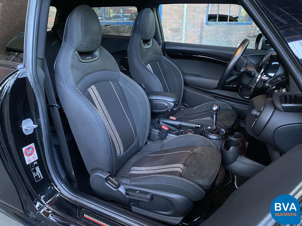 Mini-Cooper 2.0 John Cooper Works (JCW) Chile 231 PS 2016 F56, G-661-FG.