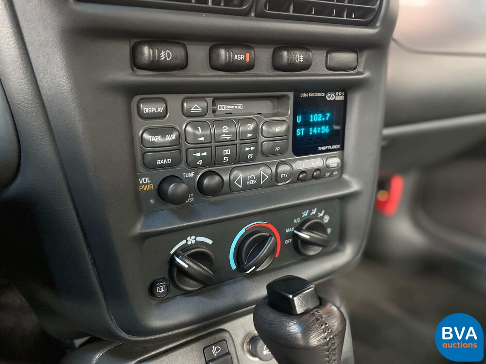 Chevrolet Camaro Z28 LS1 5.7L V8 288hp 1998.