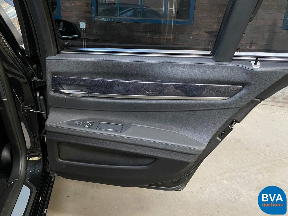 BMW Aktivhybrid 7 4.4 V8 F04 7er 465 PS 2011.