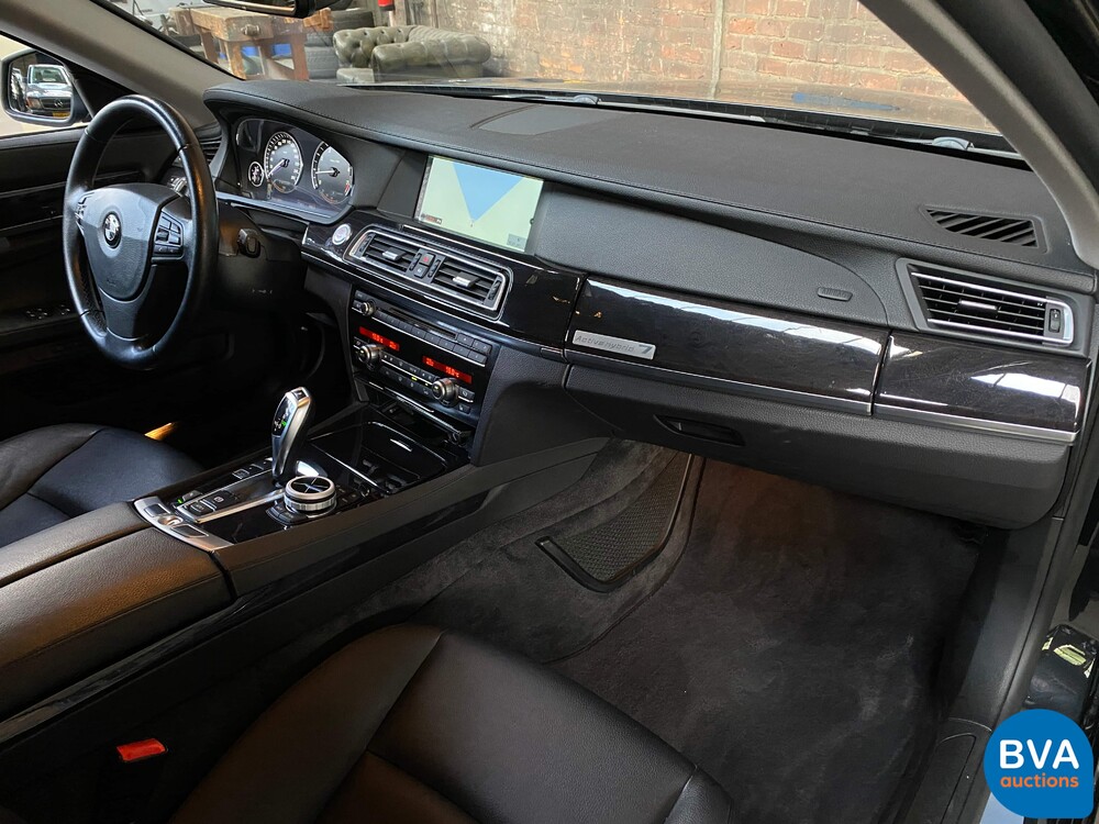 BMW Aktivhybrid 7 4.4 V8 F04 7er 465 PS 2011.
