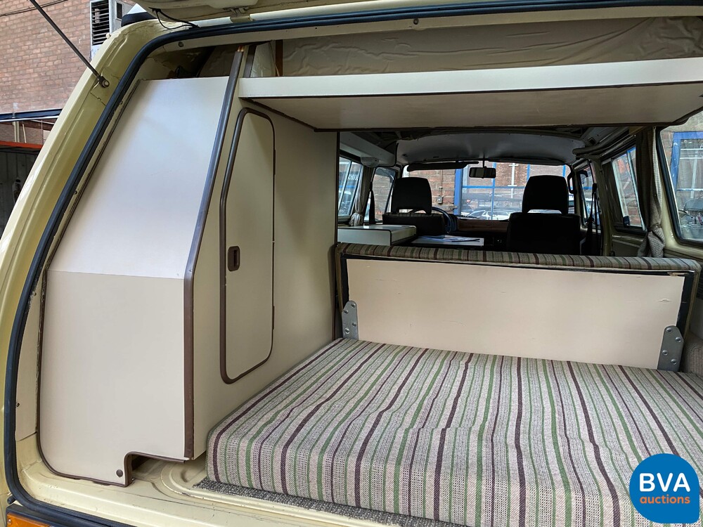 Volkswagen T3 Westfalia Camper Transporter 1982, J-680-JT.
