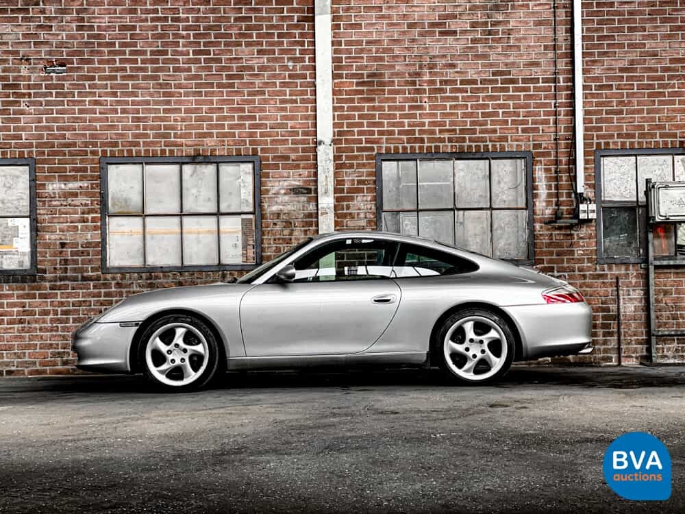 Porsche 911 Carrera 996 3.6 320 PS 2002 YOUNGTIMER.