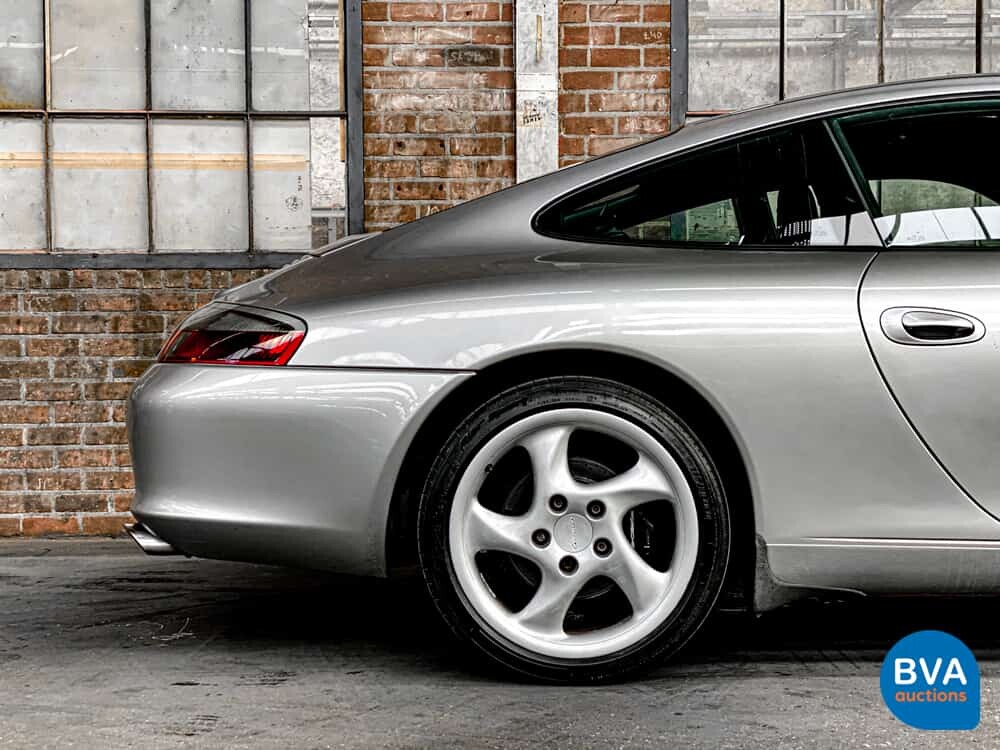Porsche 911 Carrera 996 3.6 320 PS 2002 YOUNGTIMER.