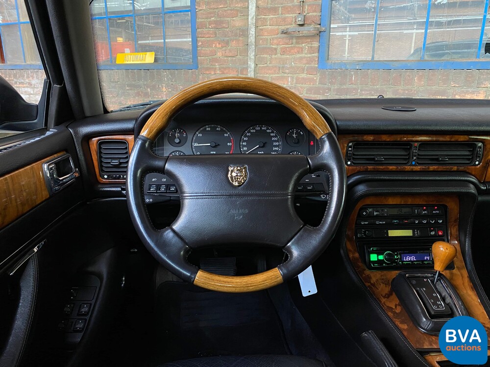 Jaguar XJ 4.0 Sport 241pk -Org.NL- 1996, NP-SB-10