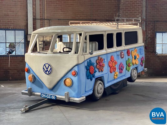 Volkswagen T1 Transporter Hippie Karneval Autoanhänger.