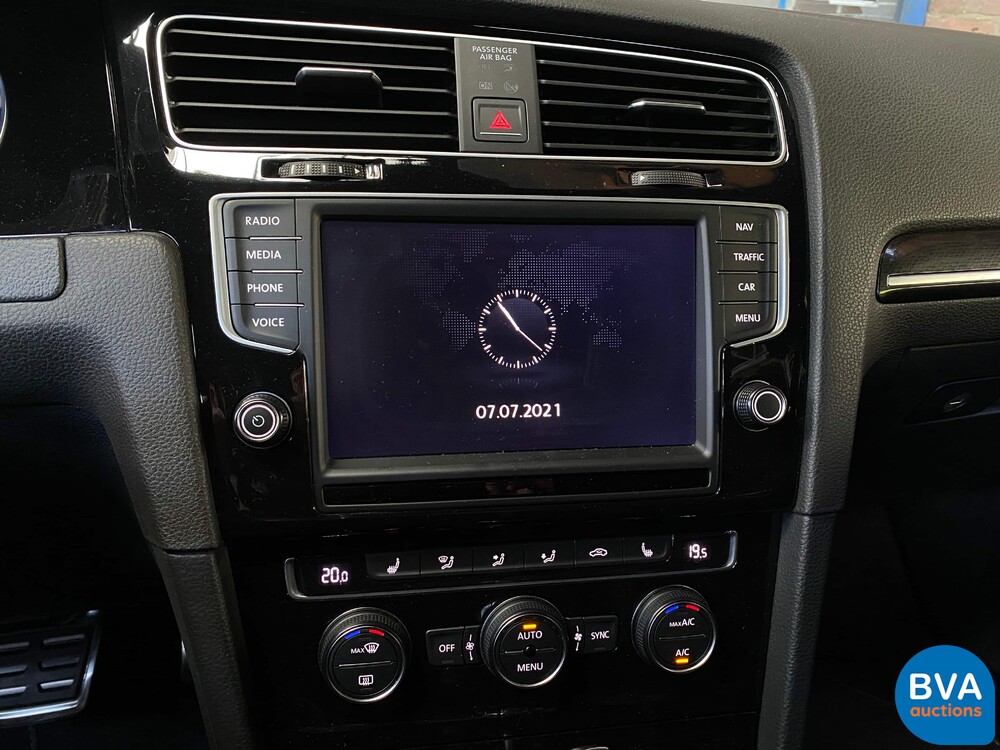 Volkswagen Golf R2.0 TSI Variant 301hp 2015, K-551-TP.