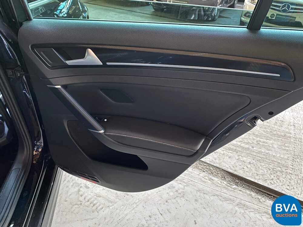 Volkswagen Golf R2.0 TSI Variant 301hp 2015, K-551-TP.