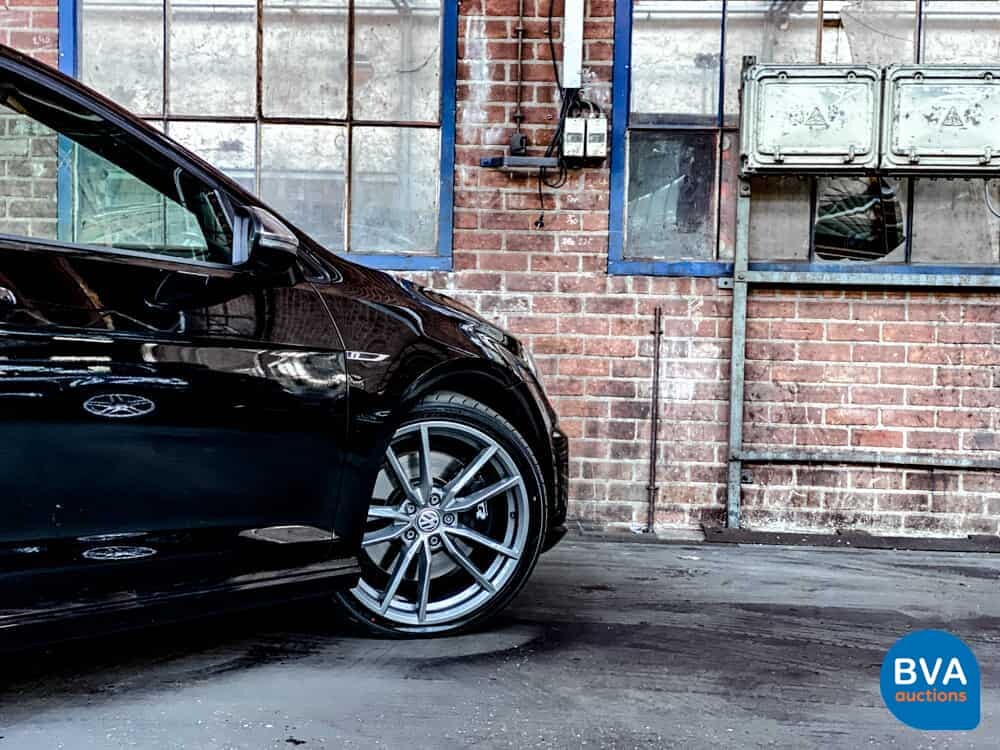 Volkswagen Golf R2.0 TSI Variant 301hp 2015, K-551-TP.