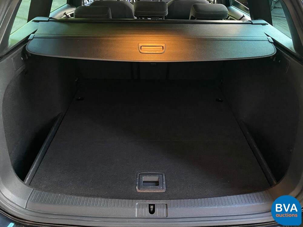 Volkswagen Golf R2.0 TSI Variant 301hp 2015, K-551-TP.