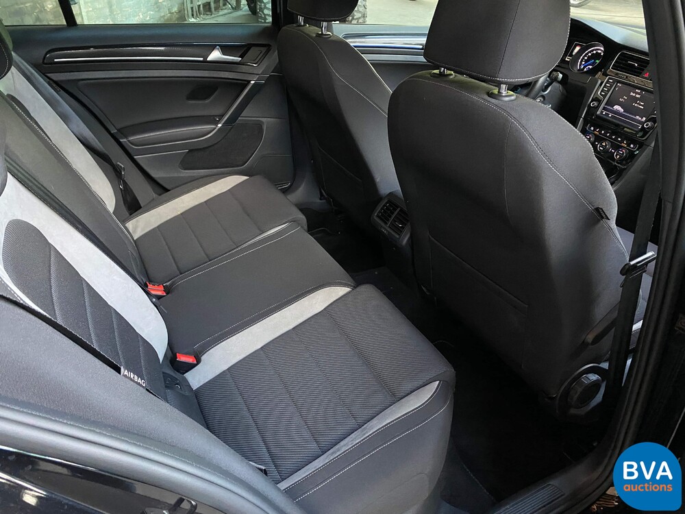 Volkswagen Golf R2.0 TSI Variant 301hp 2015, K-551-TP.